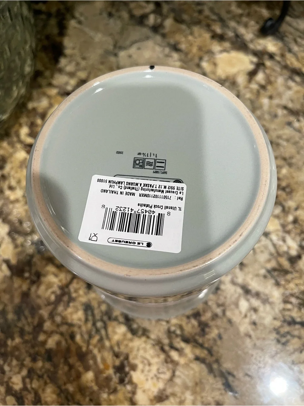 Le Creuset Second Choix Collection 1.L Utensil Crock -  PISTACHO -Brand new!
